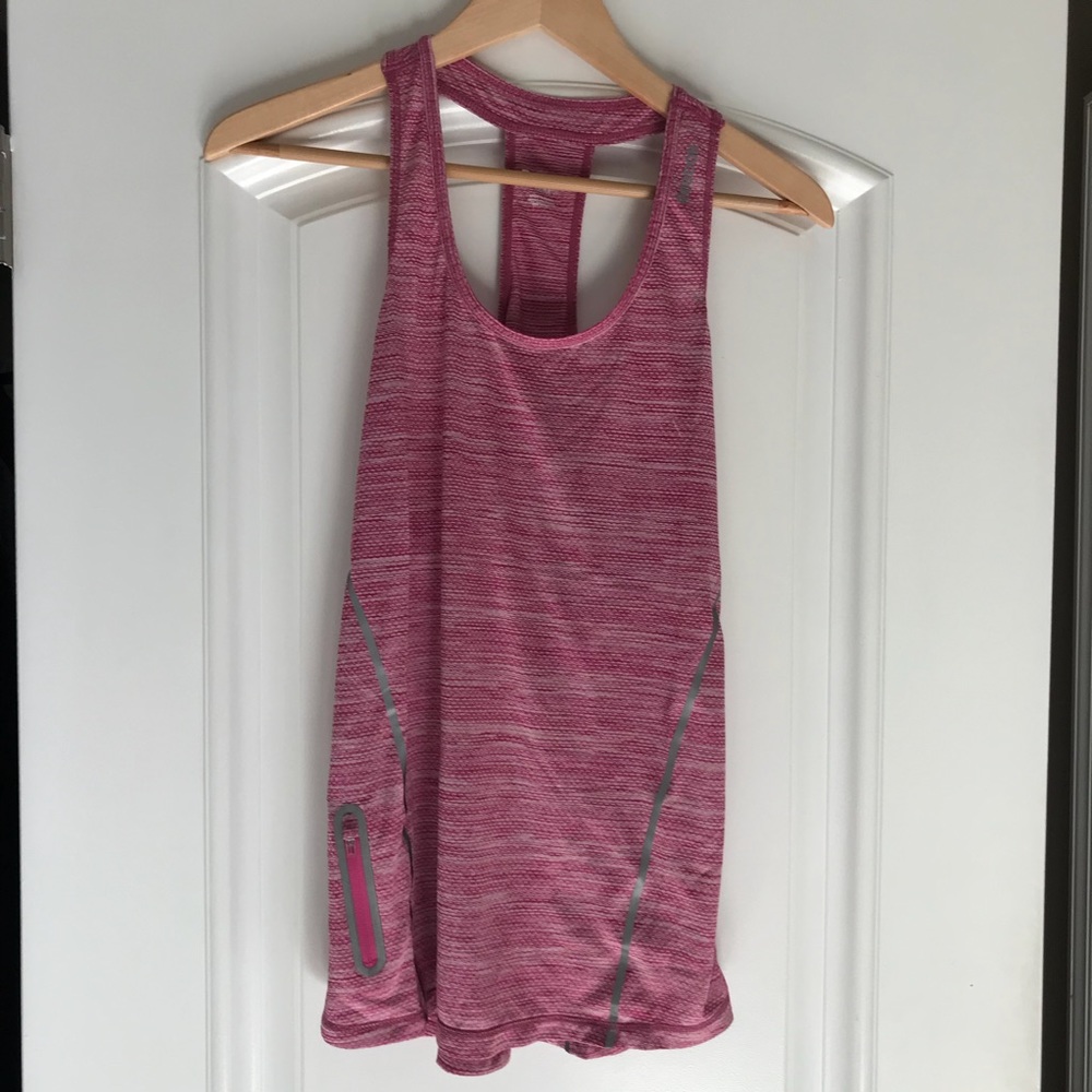 Reebok slim fit NWT workout tank size medium